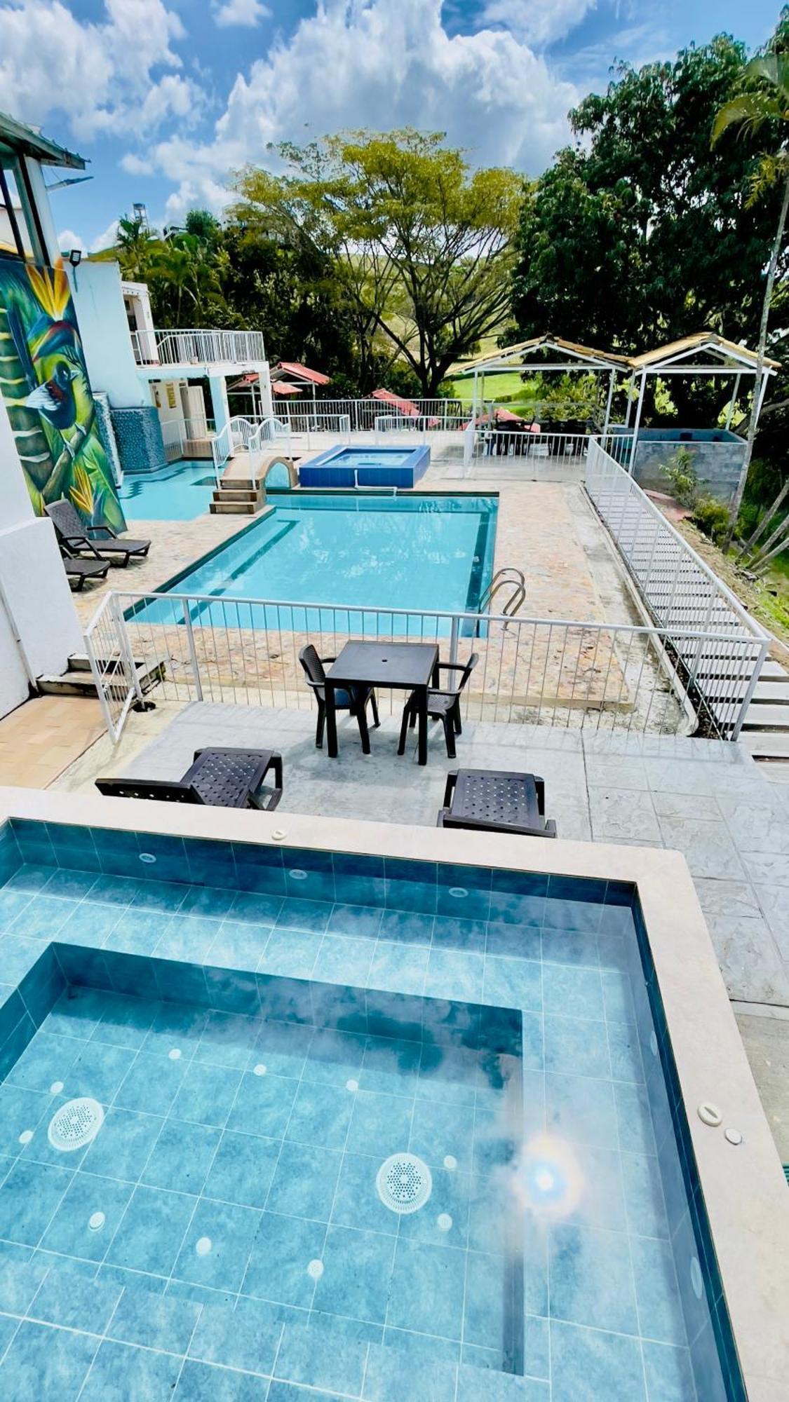 Loto Del Viento Hotel Cartago Kültér fotó